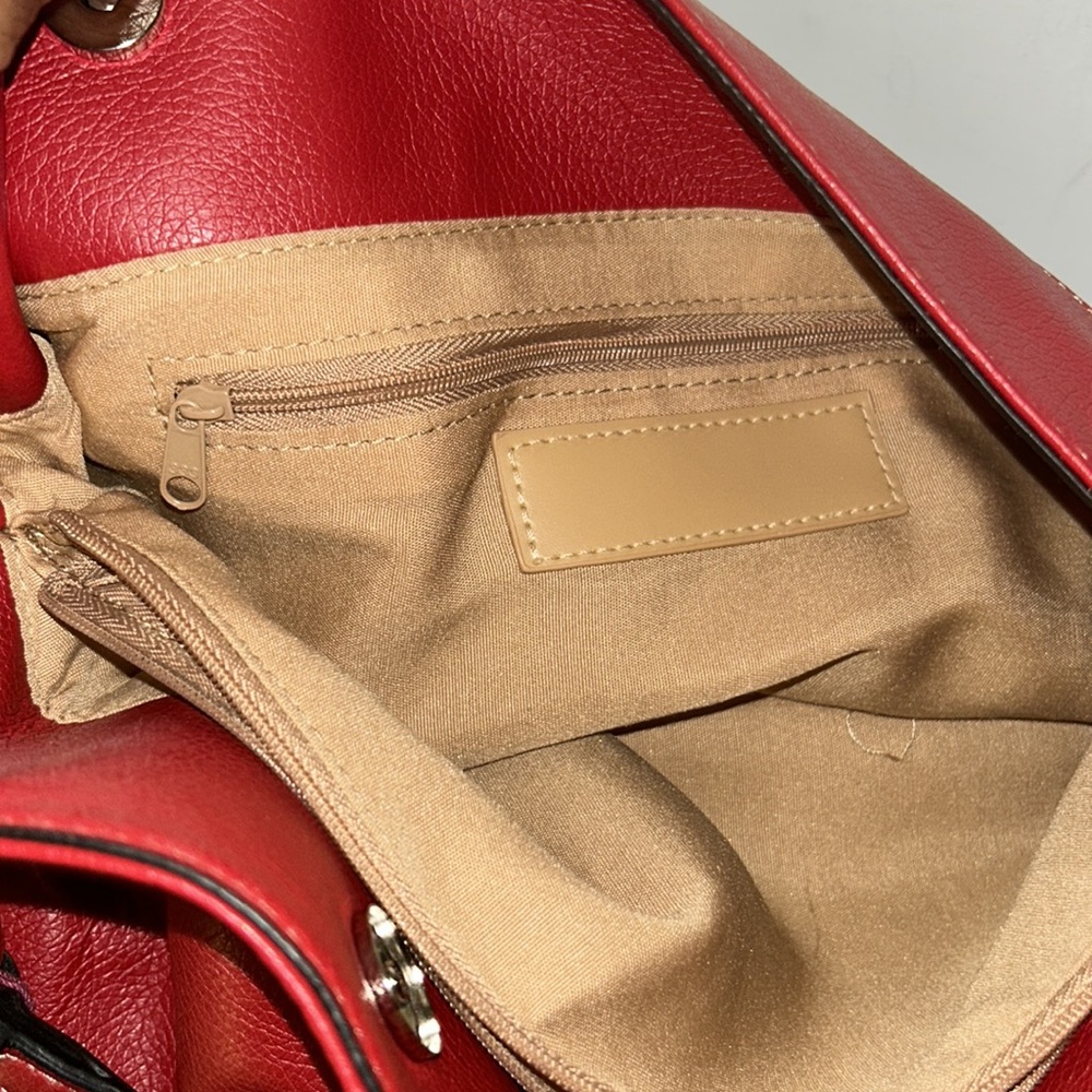 Red Purse - Picture 5 of 7
